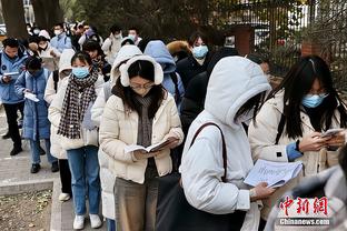 一战成名！勇士菜鸟“土鸡蛋”10分13板3帽 将卢尼按在板凳上！